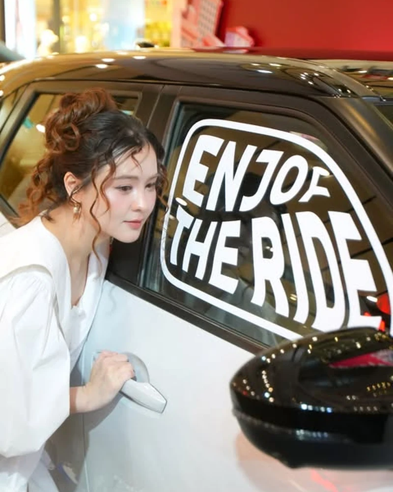 ออม สุชาร์ ภาพอัปเดตจาก Instagram ลำดับที่ 15